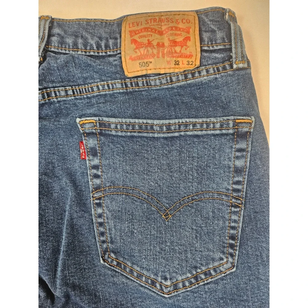 Levi's 505 Regular Fit Straight Leg Jeans -Tag Size Men's 32x32 (Actual 32x30.5)